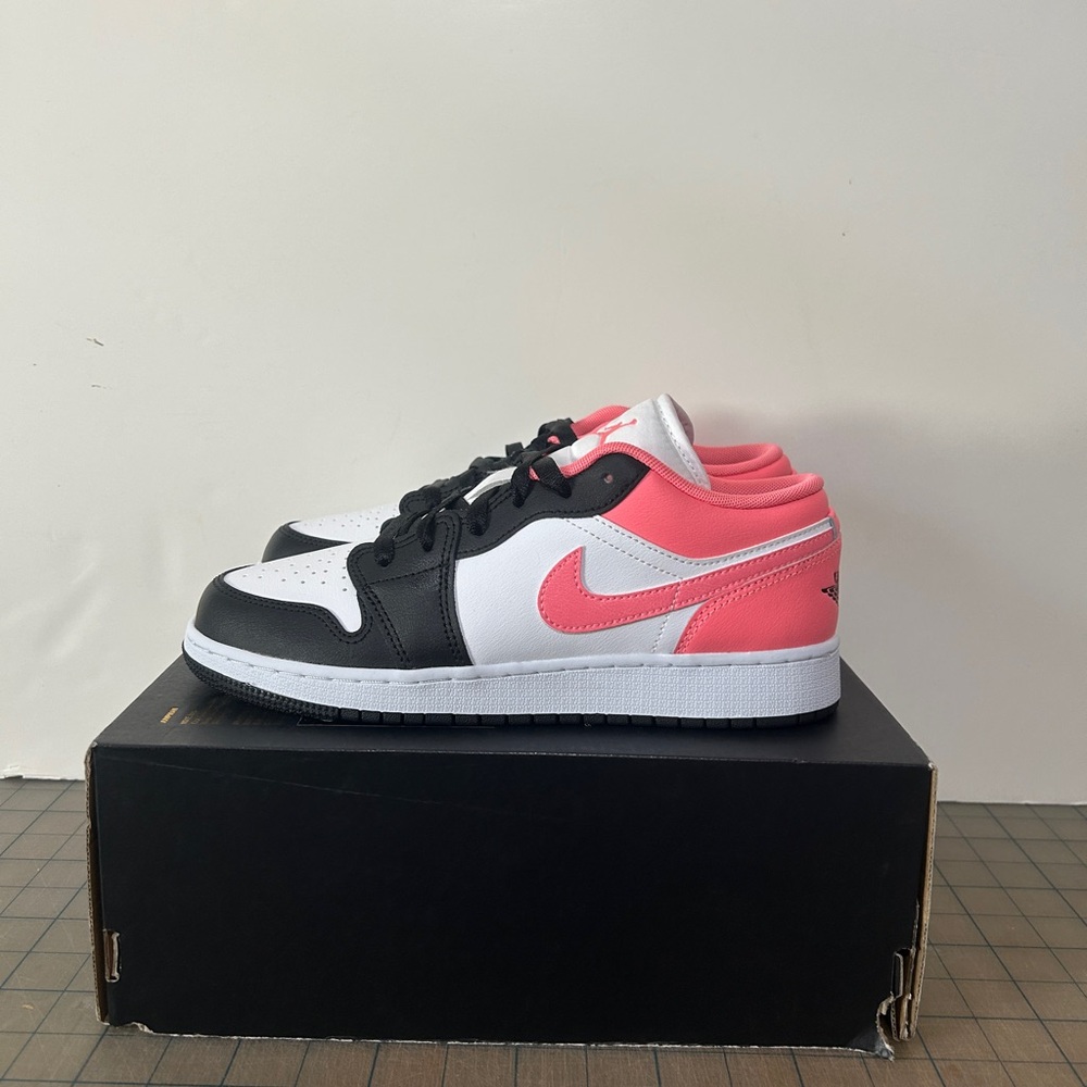 Air Jordan 1 Low Alt ‘Black White Pink’ Womens
